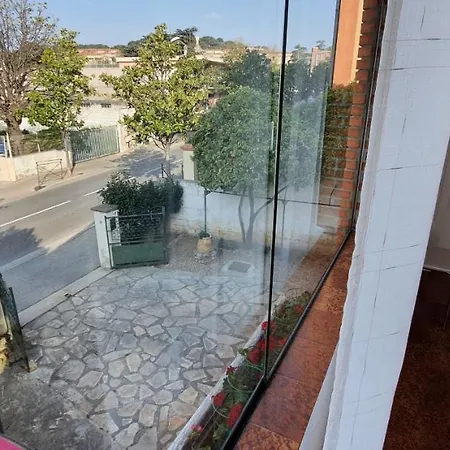 Apartmán Entier Au Dessus De Villa, Climatisation Reversible Poele A Bois Tres Chaleureux , Wi Fi Parking Privee Gratuit Situation 500 M, Et Centre Sanary-sur-Mer