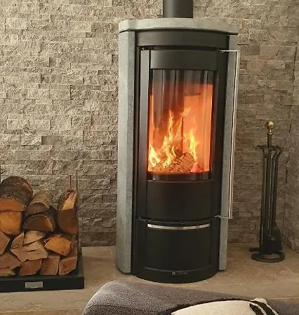 Entier Au Dessus De Villa, Climatisation Reversible Poele A Bois Tres Chaleureux , Wi Fi Parking Privee Gratuit Situation 500 M, Et Centre Apartmán